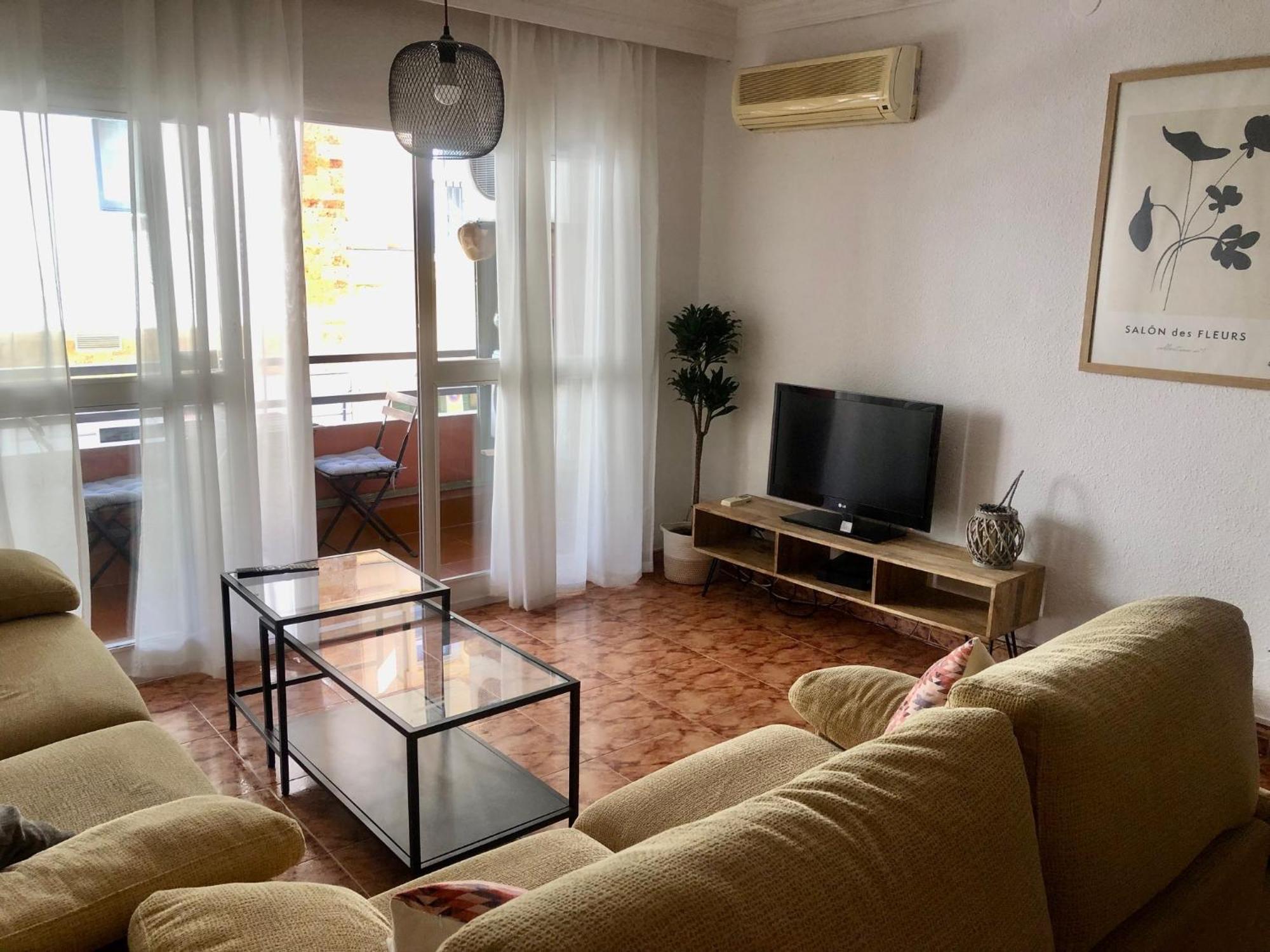 Piso En Pedregalejo A 50m De La Playa. Малага